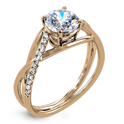 Engagement Ring in 14k Gold with Diamonds