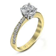 Engagement Ring in 14k Gold with Diamonds