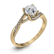 Engagement Ring in 14k Gold with Diamonds