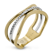 Right Hand Ring in 14k Gold with Diamonds