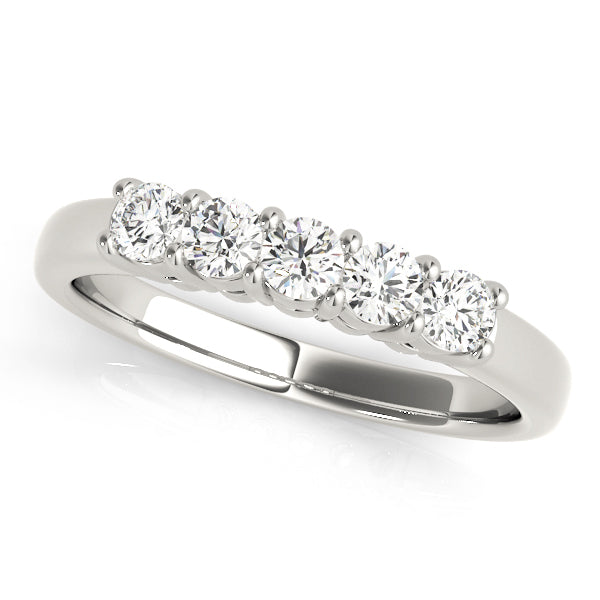 14K White Gold 1/6 ct tw Diamond Wedding Ring