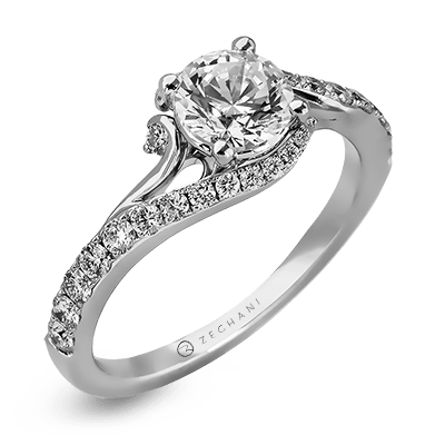 Engagement Ring in 14k Gold with Diamonds