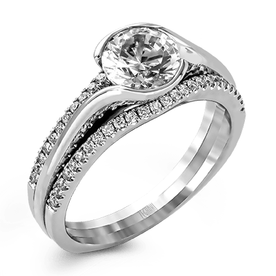 Engagement Ring in 14k Gold with Diamonds