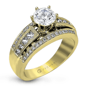 Engagement Ring in 14k Gold with Diamonds