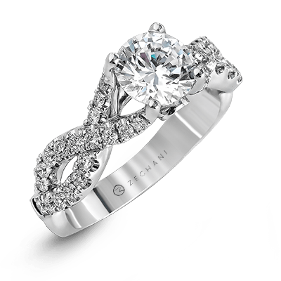 Engagement Ring in 14k Gold with Diamonds