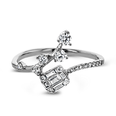 ZR2014 Right Hand Ring in 14k Gold with Diamonds